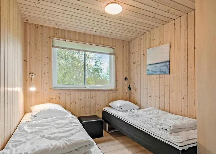 Beautiful In Idestrup With Sauna 度假居 *